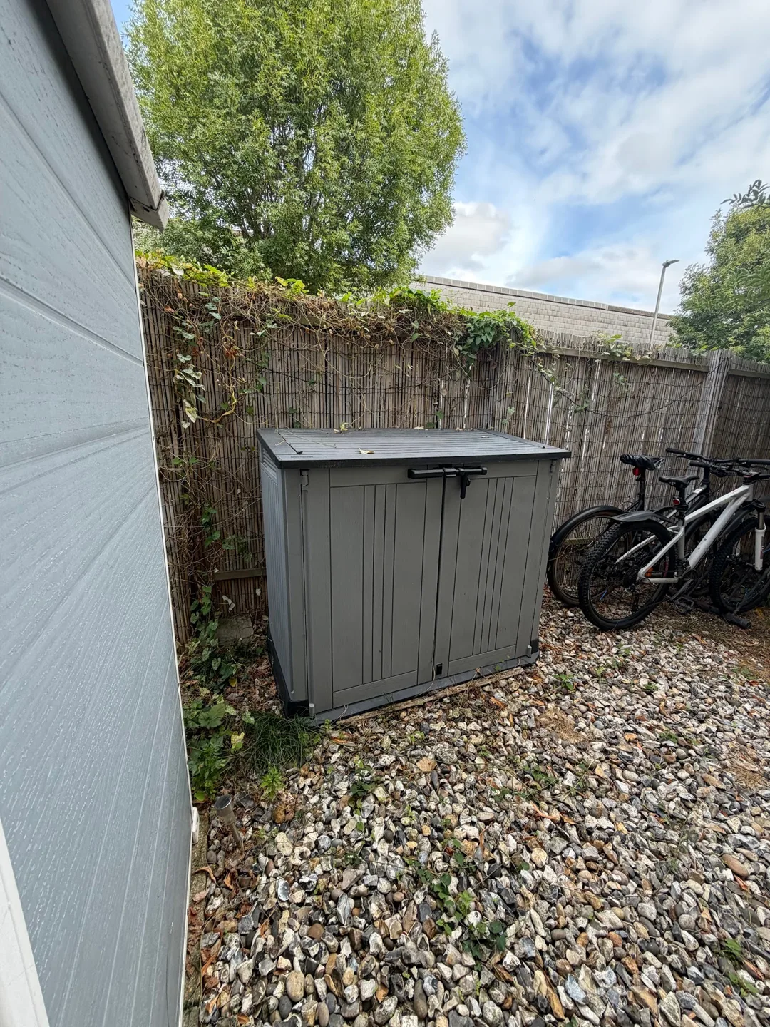 Outdoor storage box