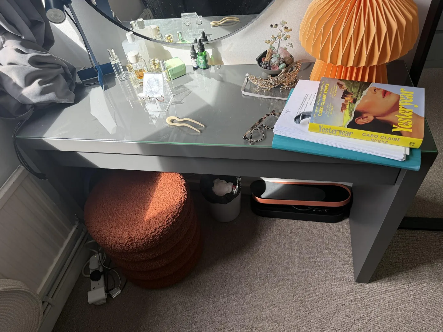 Vanity desk